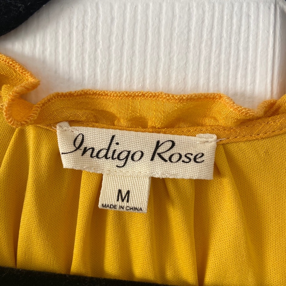 Beautiful yellow dress - Picture 2 of 4